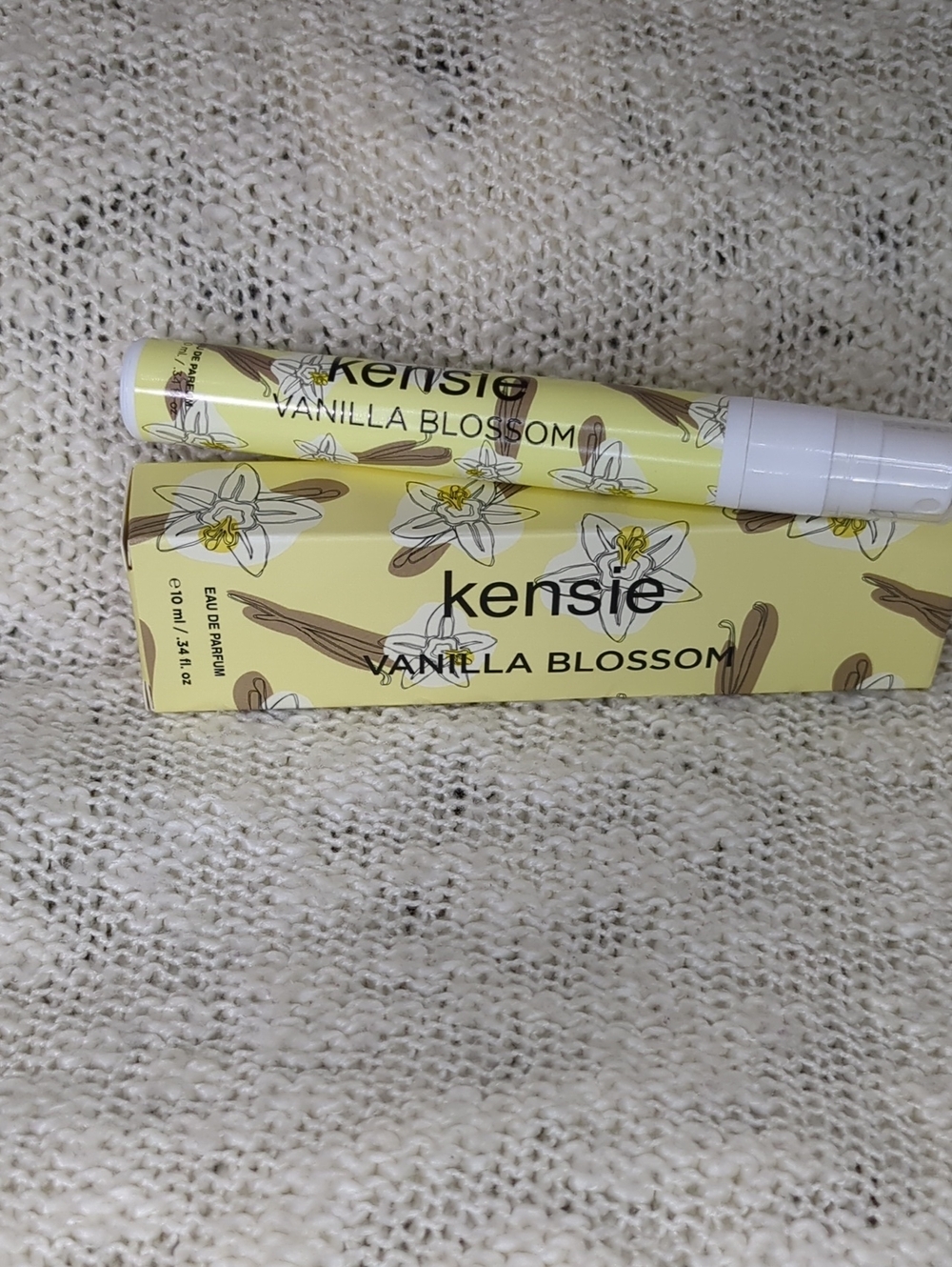 Kensie Eau de Parfum Purse Spray in Vanilla Blossom, 10ml/0.34fl oz